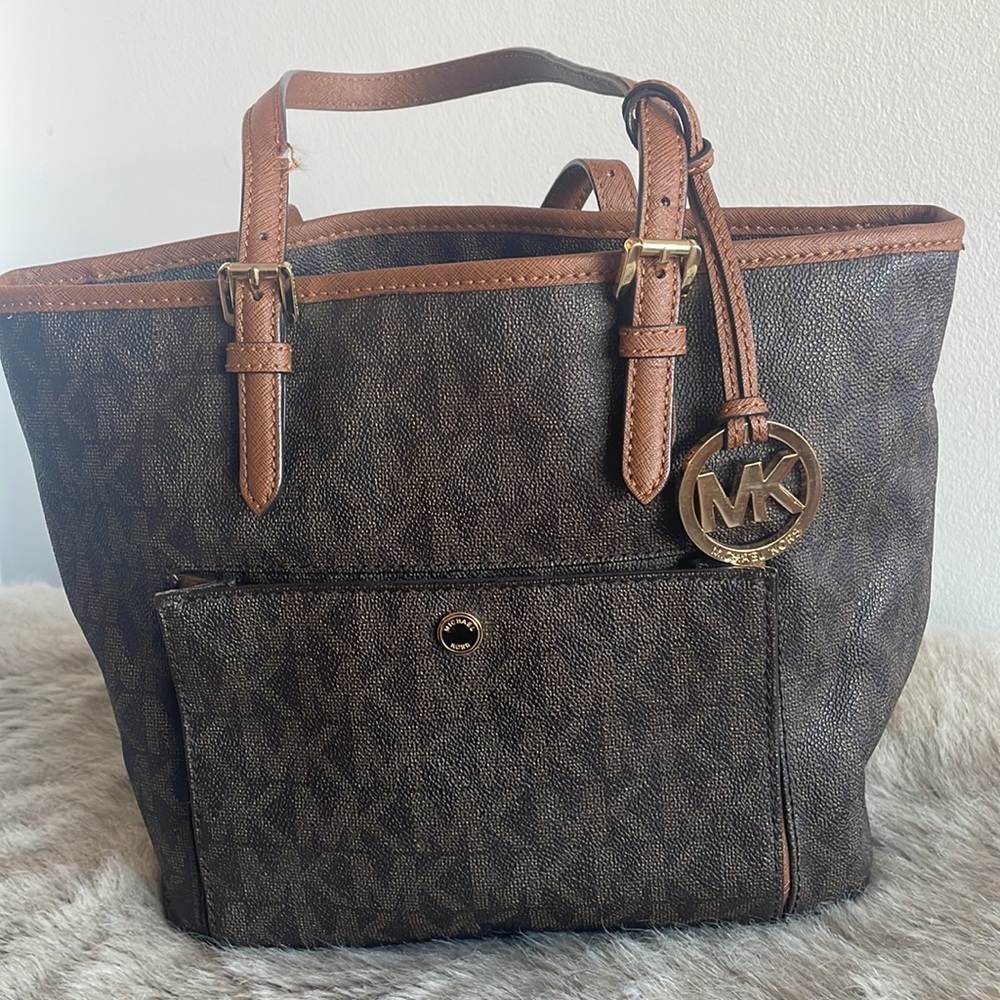 Gorgeous Michael Kors Jet Set Tote